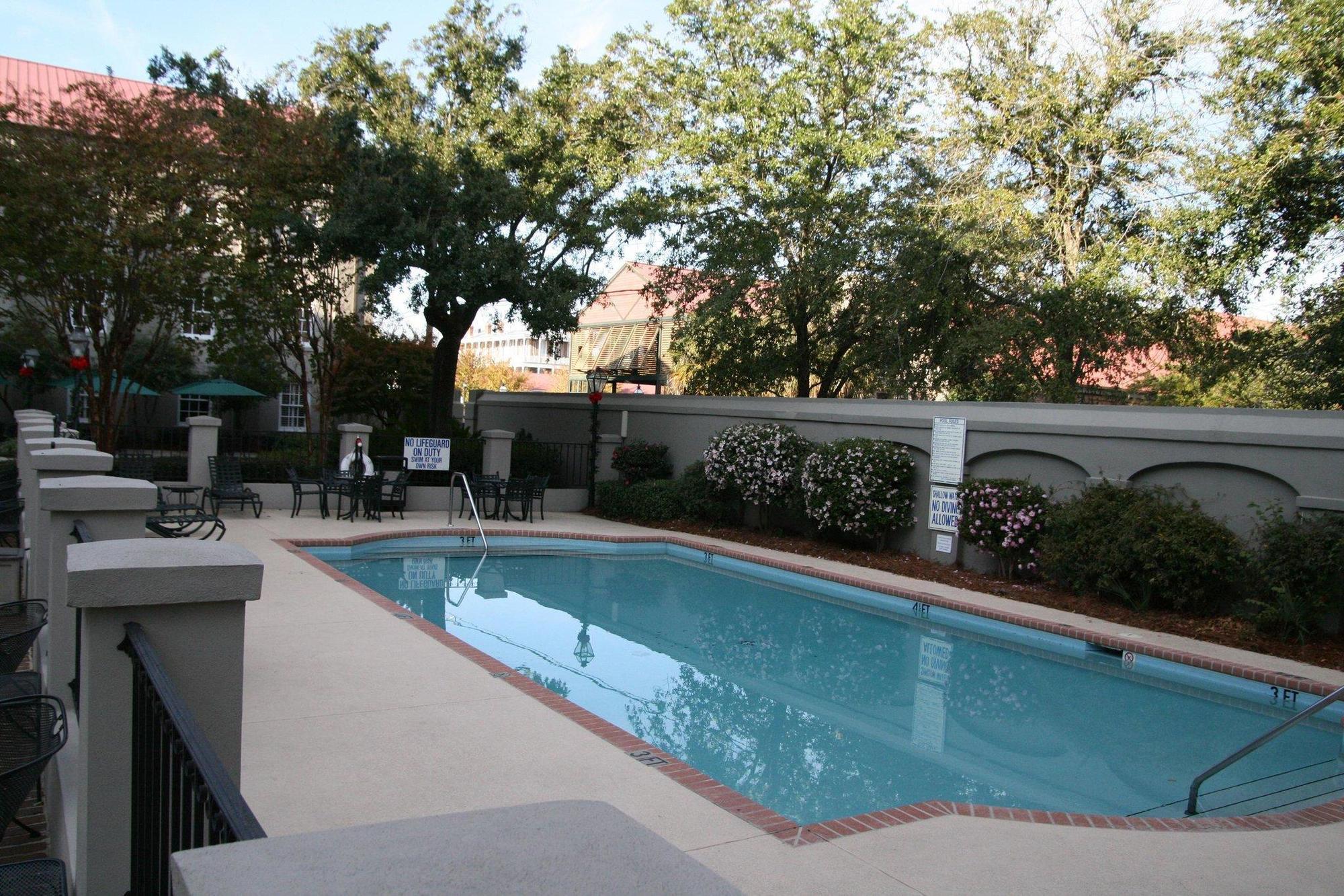 Hampton Inn Charleston-Historic District Exterior photo