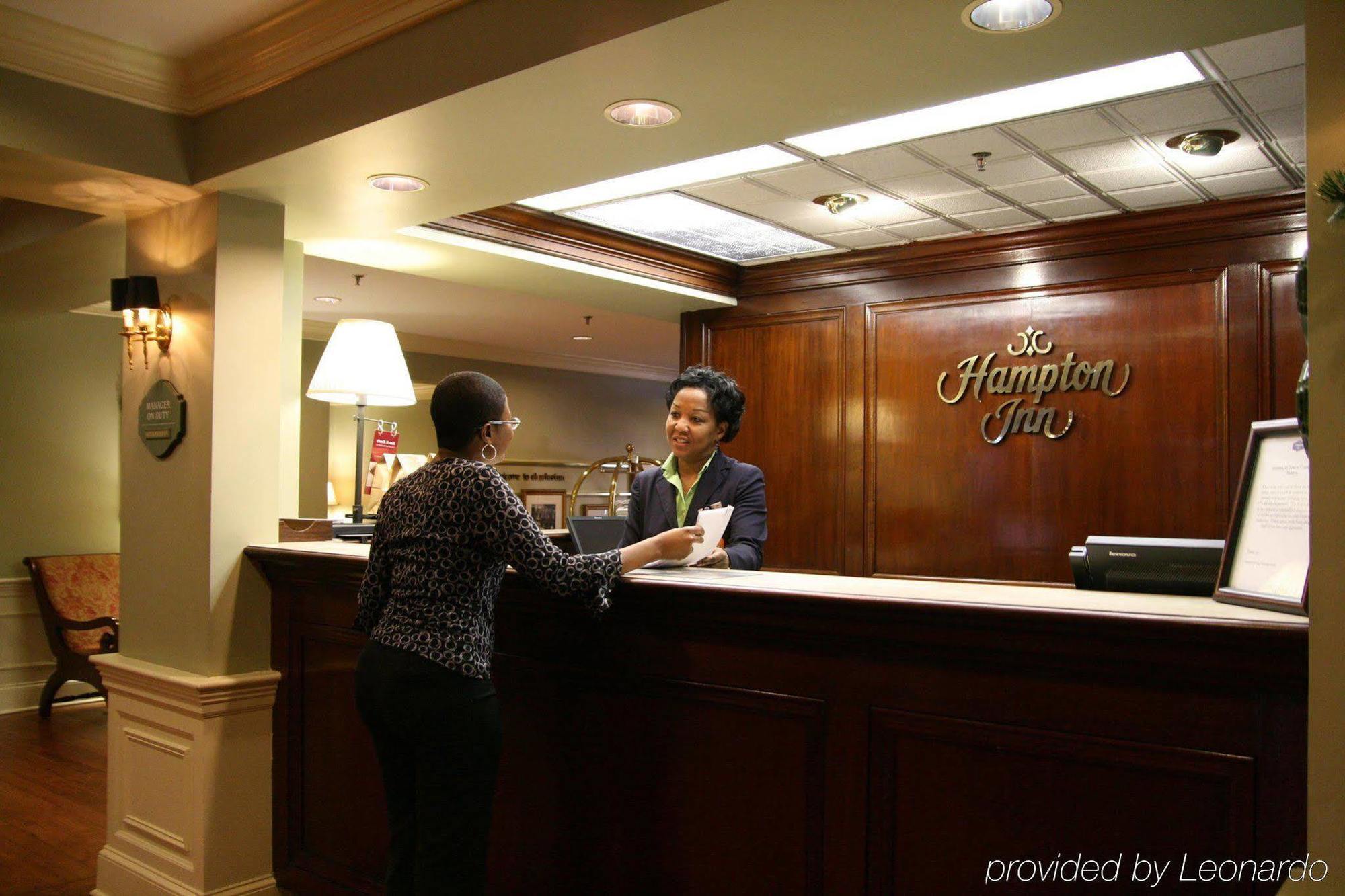 Hampton Inn Charleston-Historic District Interior photo